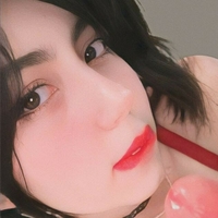 Elain3uwu Naakt