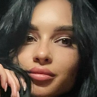 Elaina Judith Naakt