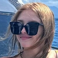 Elina Karimova Naakt