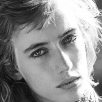 Eliza Sys Naakt