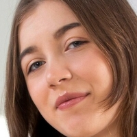 Eliza Thorn Naakt
