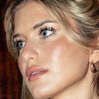 Elizabeth Mousseau Naakt
