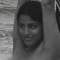 Elizabeth Phillip Naakt