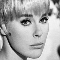 Elke Sommer Naakt