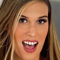 Ella Vatrap Naakt