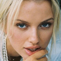 Elodie Russell Naakt