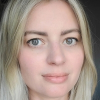 Elyse Willems Naakt
