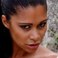 Emanuelle Diniz Naakt