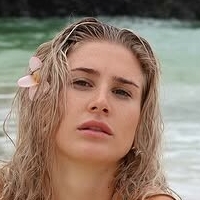 Emelia Surch Naakt