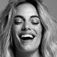 Emilia Attias Naakt