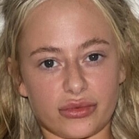 Emily Cockayne Naakt