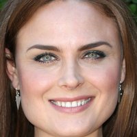 Emily Deschanel Naakt