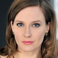 Emily Holmes Naakt