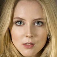 Emily McDonnell Naakt