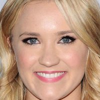 Emily Osment Naakt