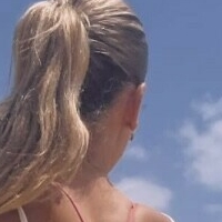 Emily Psarras Naakt