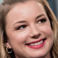 Emily VanCamp Naakt