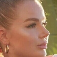 Emma Christina Naakt