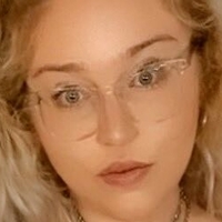 Emma Christine Naakt