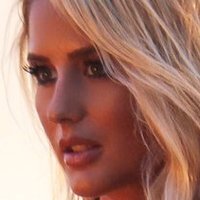Emma Hernan Naakt