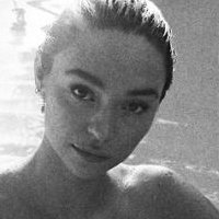 Emma Holley Naakt