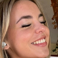 Emma Kotos Naakt