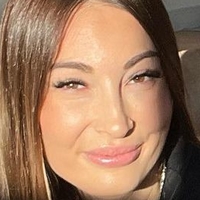 Emma Lovett Naakt