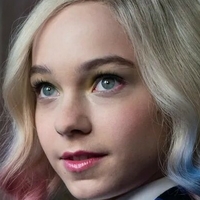 Emma Myers Naakt
