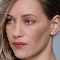 Esther Gaudette Naakt