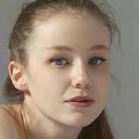 Extr Emily Naakt