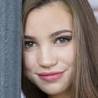 Fiege Eszter Naakt