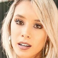Flor Moyano Naakt