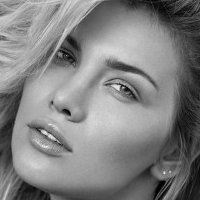 Gabriela Iliescu Naakt