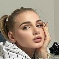 grand_karina Naakt
