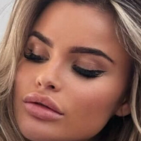 Hailey Baker Naakt