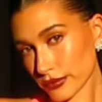 Hailey Baldwin Bieber Naakt
