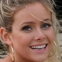Hannah Godwin Naakt