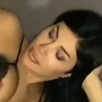 Heves Güzel Naakt