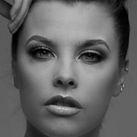 Hollie Keers Naakt