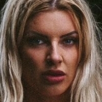 Holly J Genevieve Naakt