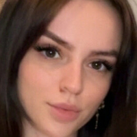 inalla Naakt