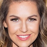 Ines Anioli Naakt