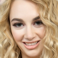 Ivy Jones Naakt