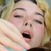 j0ivyy Naakt