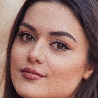 Jess Gjata Naakt