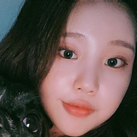 JooE Naakt