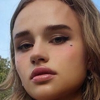 Julia Gisella Naakt