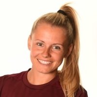 Julia Simic Naakt