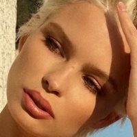 julialogan Naakt