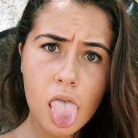 Katie A Naakt